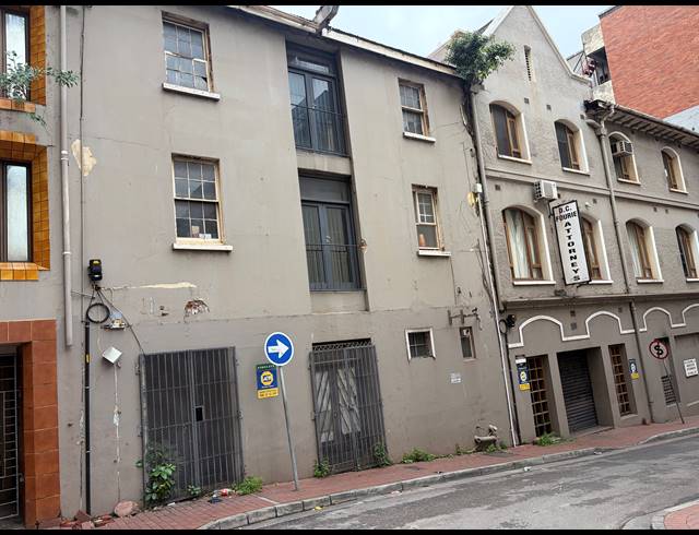 900M² BUILDING FOR SALE IN GQEBERHA CENTRAL